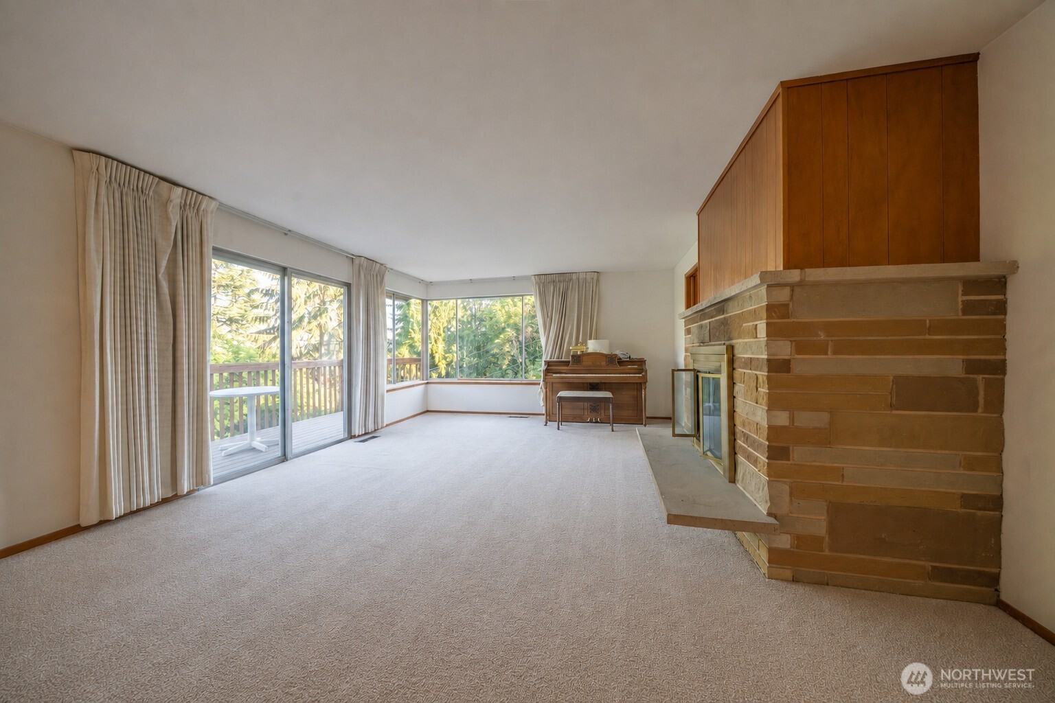 19526 53rd Avenue Property Photo 9