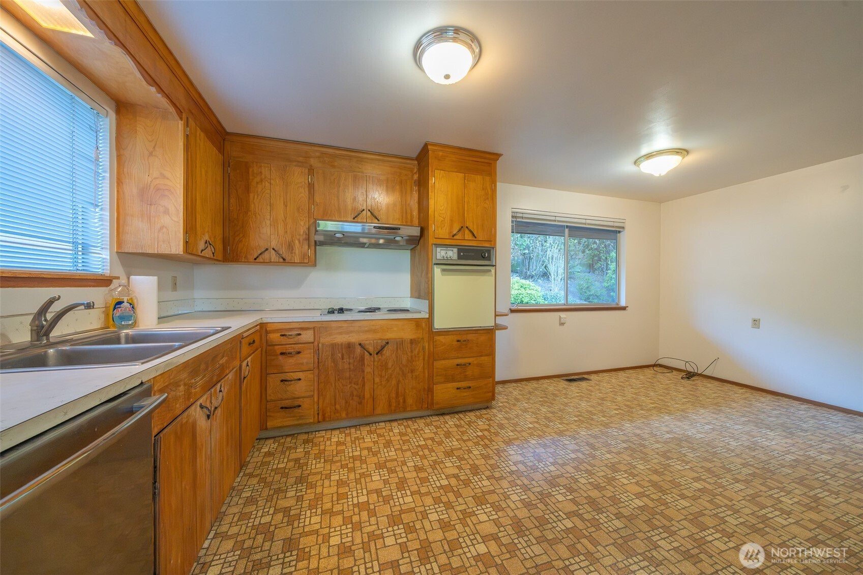 19526 53rd Avenue Property Photo 11