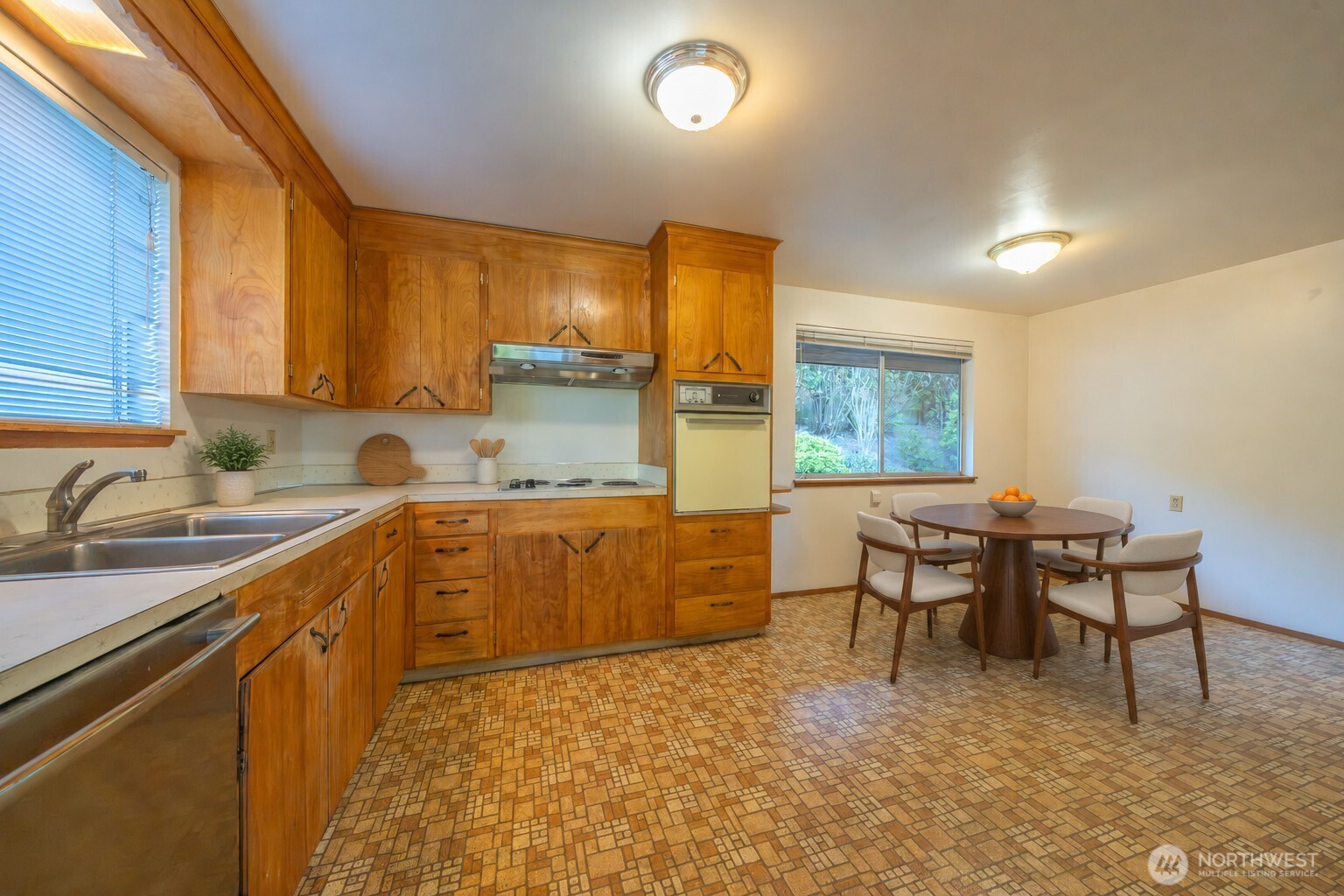 19526 53rd Avenue Property Photo 12