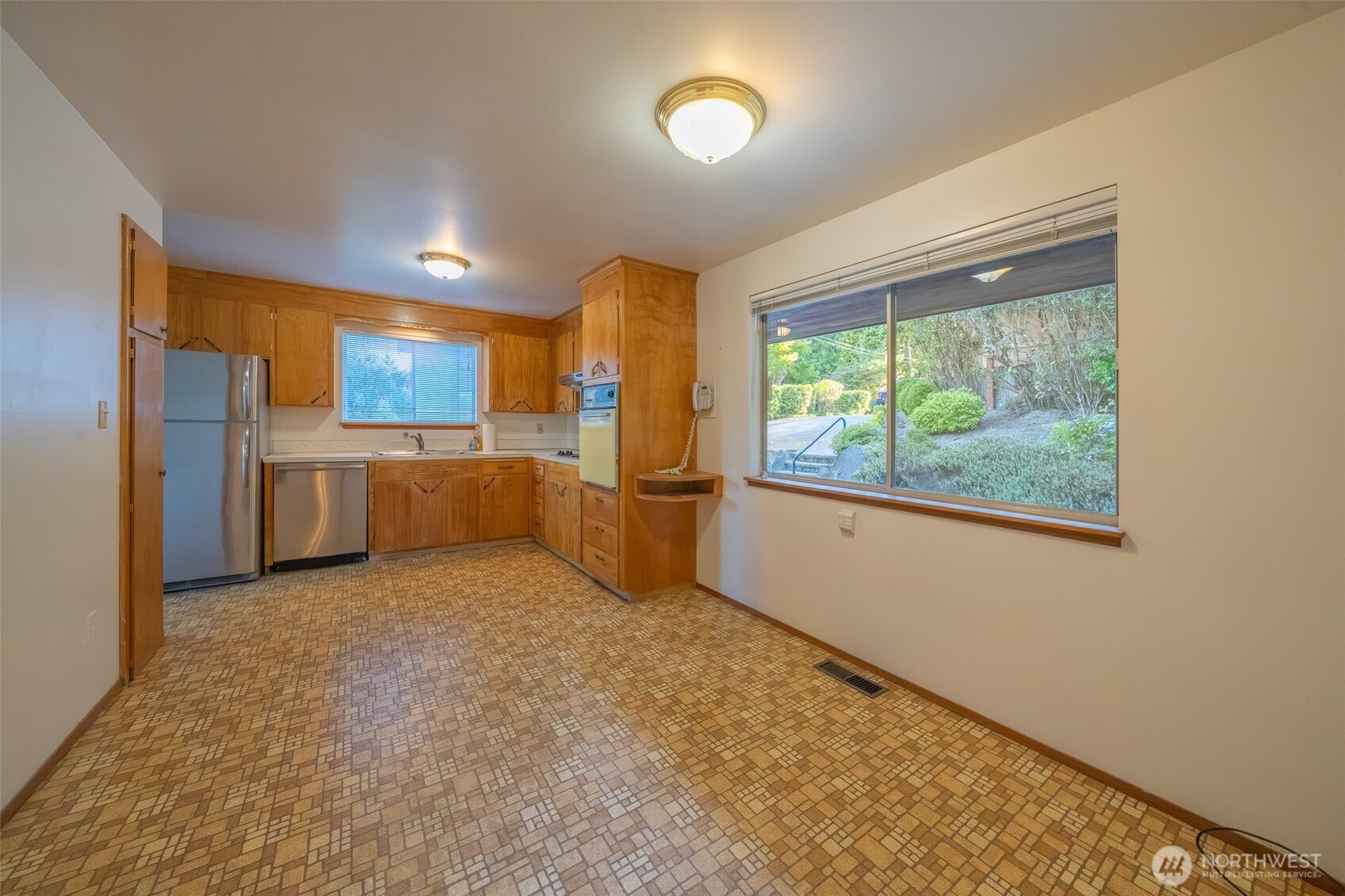 19526 53rd Avenue Property Photo 13