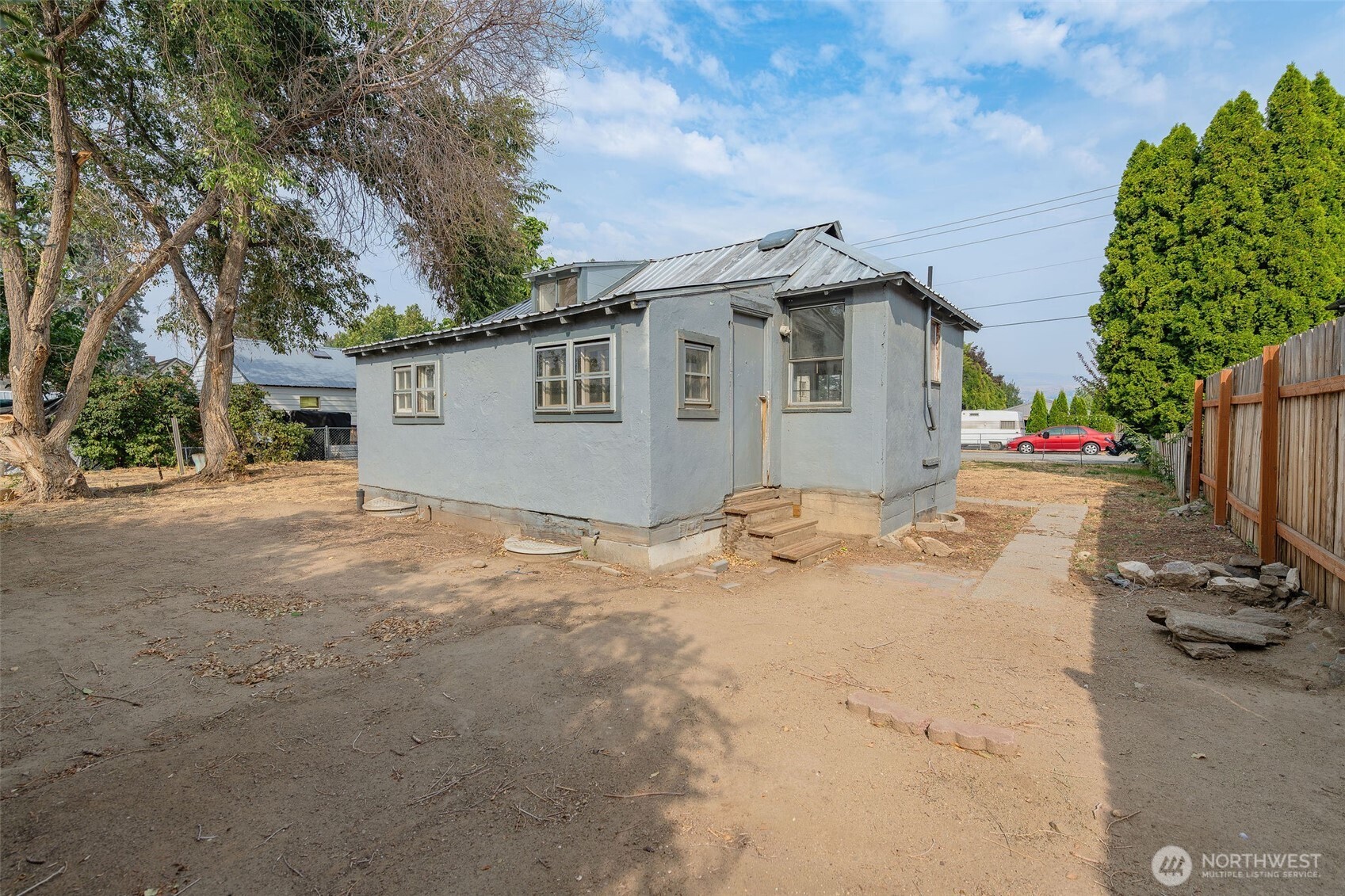 504 Ramona Avenue Property Photo 10