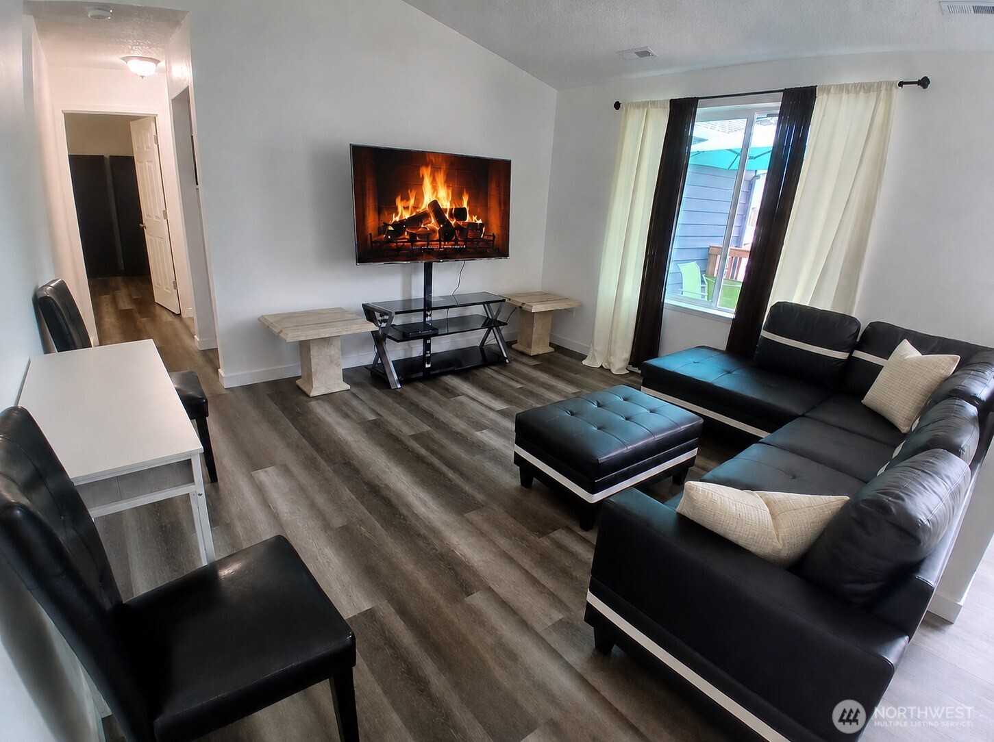 2573048 Property Photo 4