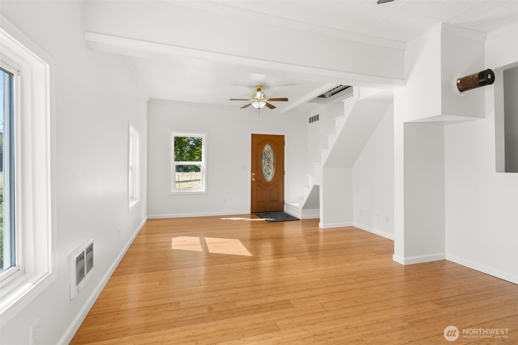140 Front Street Property Photo 8