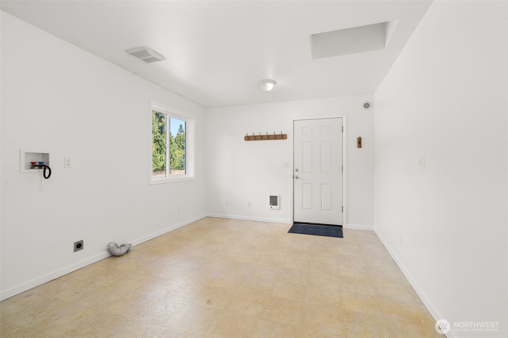 140 Front Street Property Photo 15