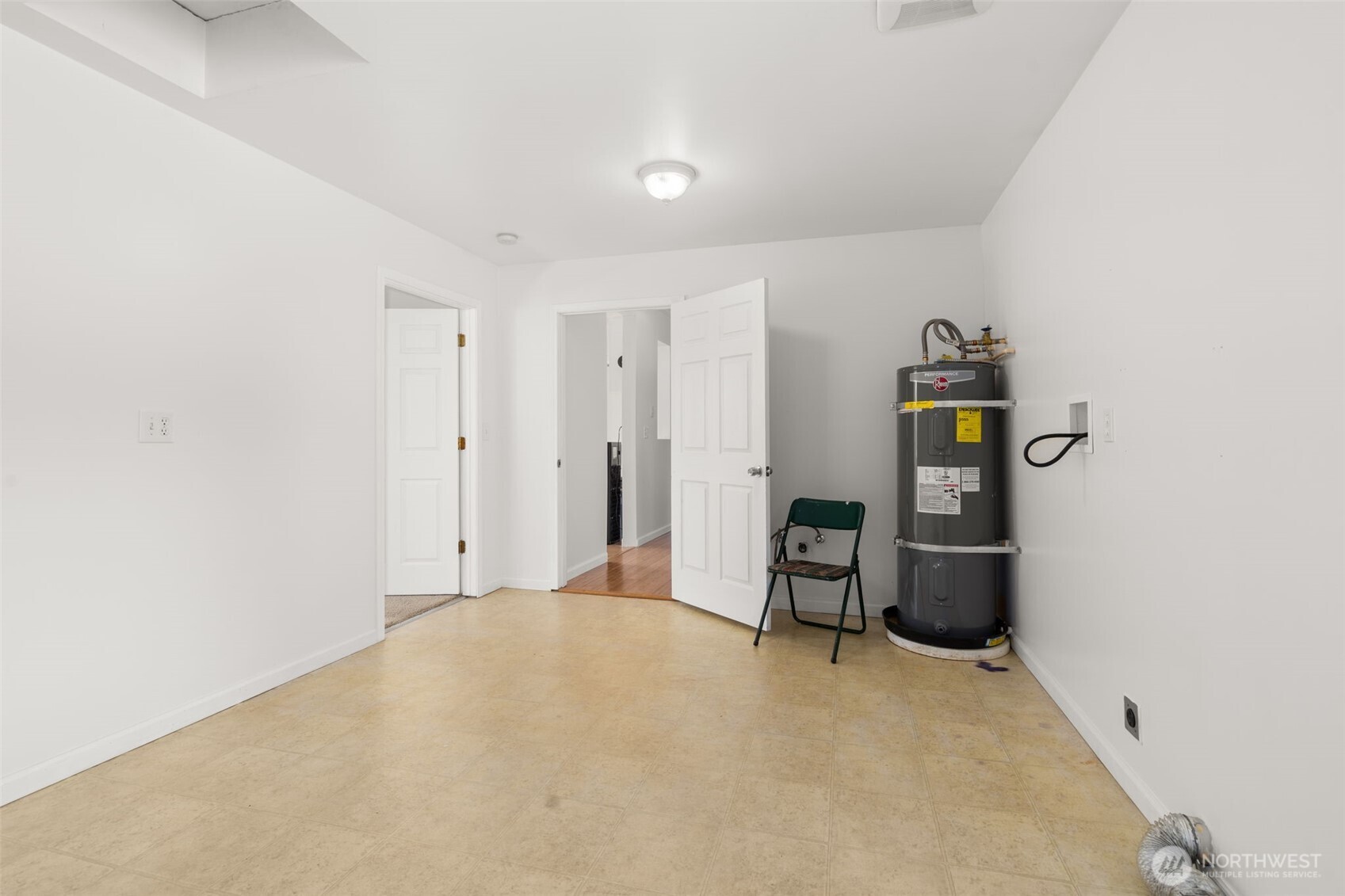 140 Front Street Property Photo 16