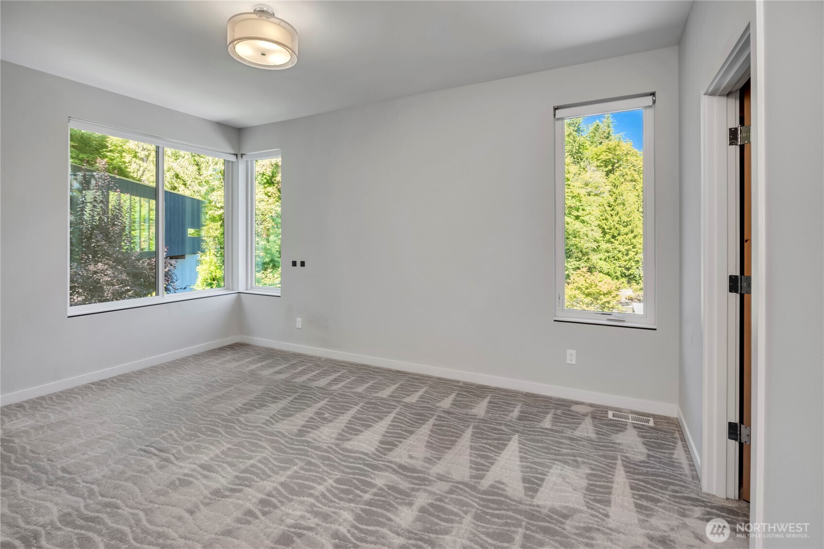 7429 E Mercer Way Property Photo 29