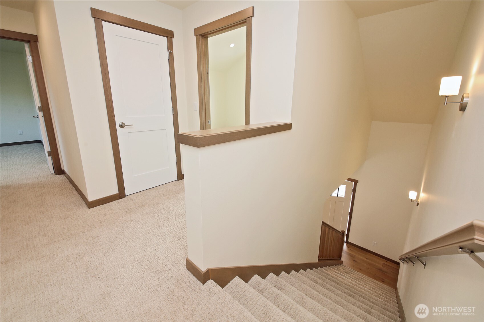 2439 Cambridge Court Property Photo 25