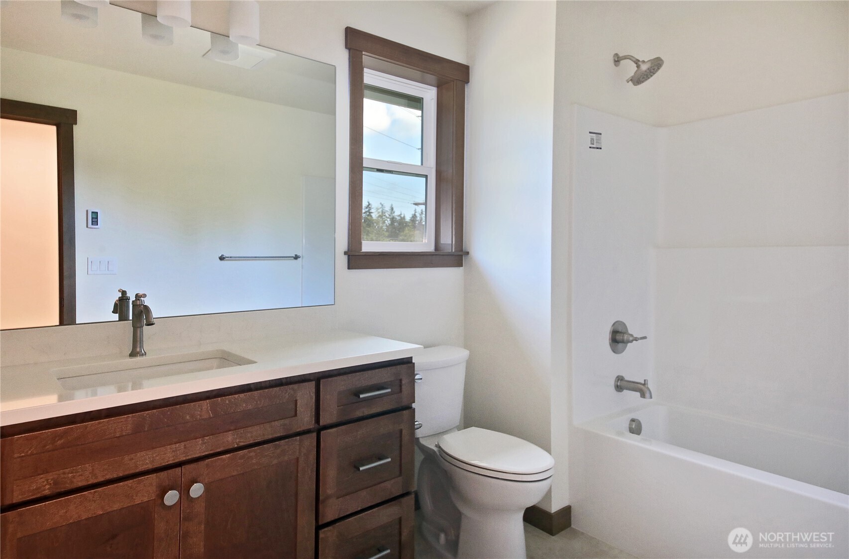 2439 Cambridge Court Property Photo 33
