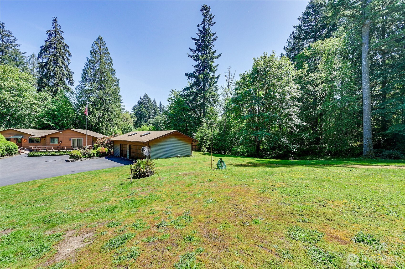 568 Se Oak Road Property Photo 4