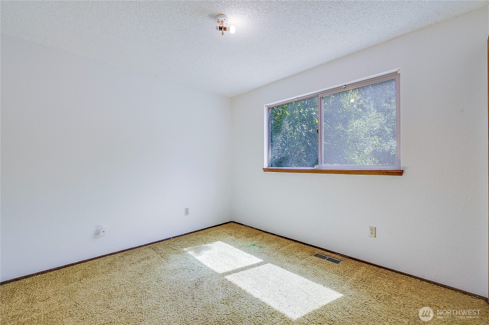 568 Se Oak Road Property Photo 38