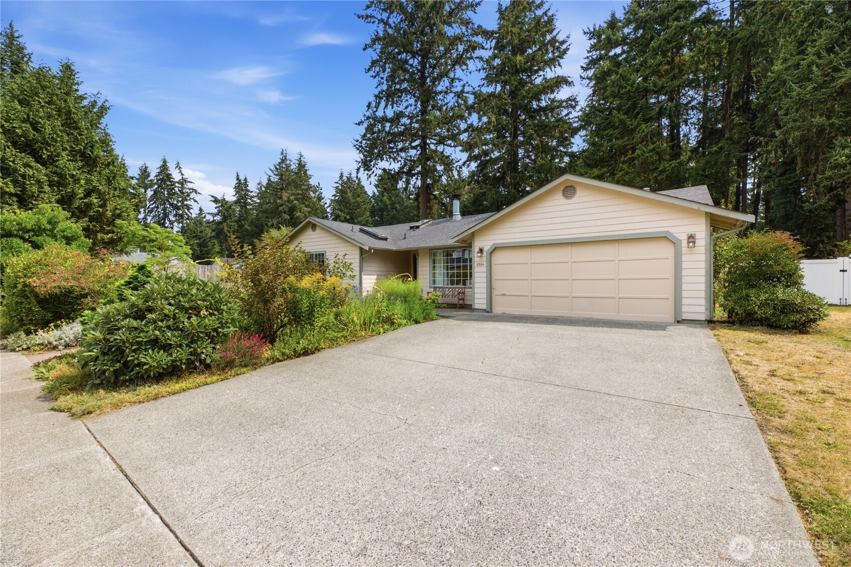 8324 Lake Forest Drive Property Photo 3