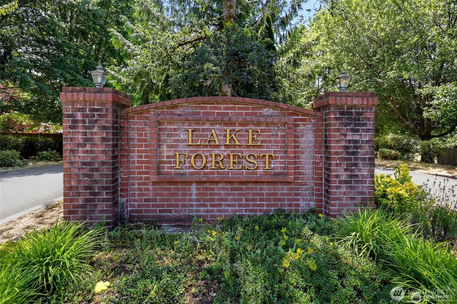 8324 Lake Forest Drive Property Photo 4