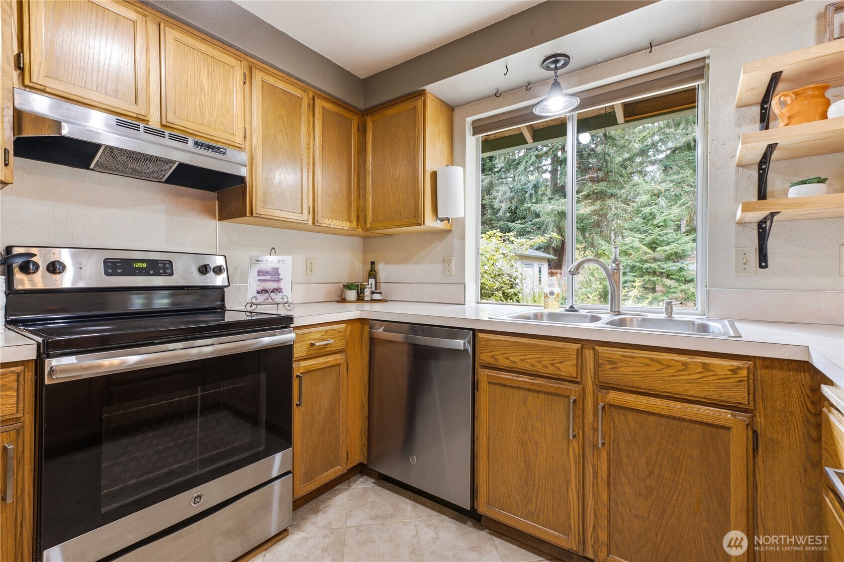 8324 Lake Forest Drive Property Photo 11