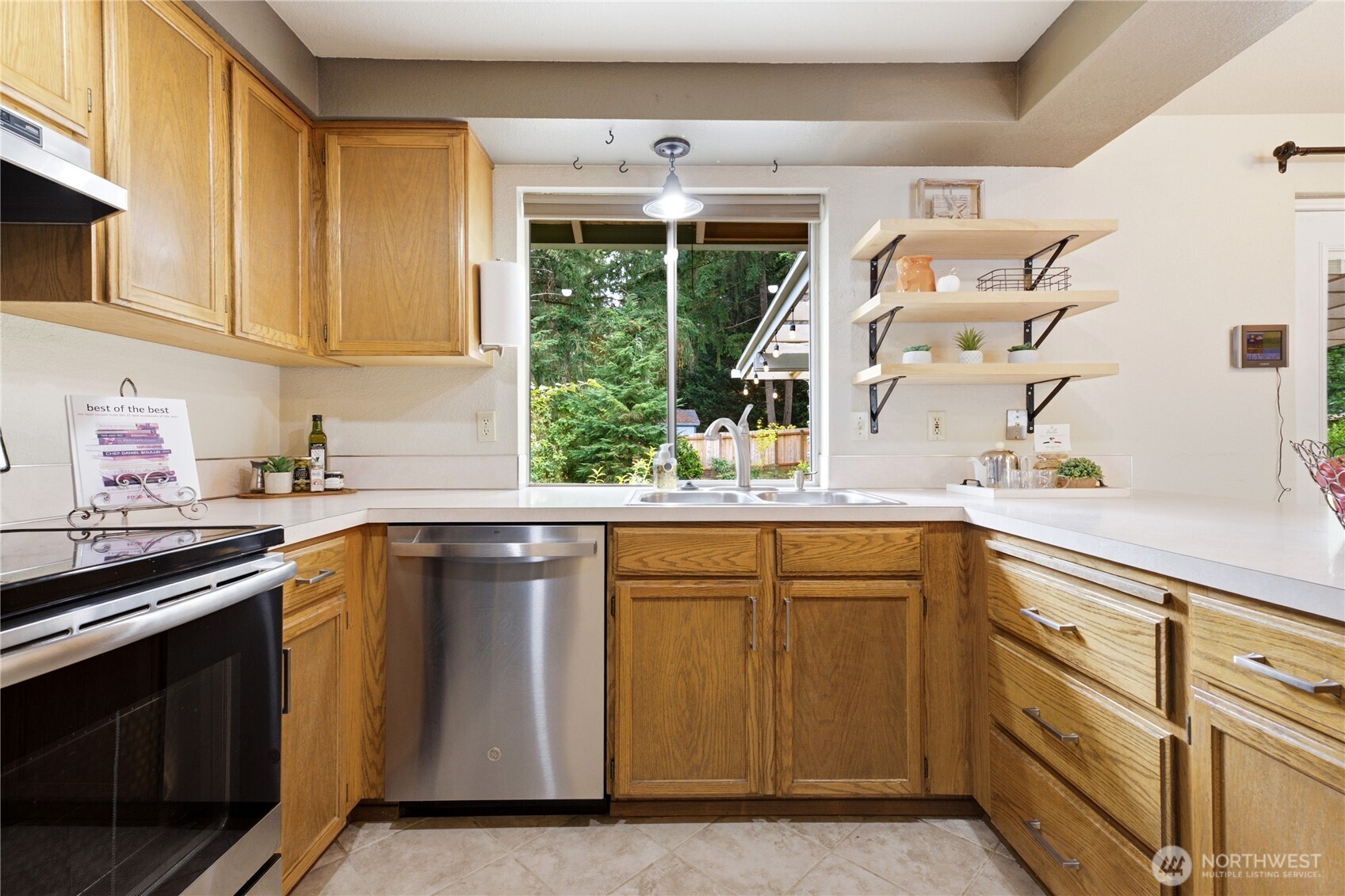 8324 Lake Forest Drive Property Photo 13