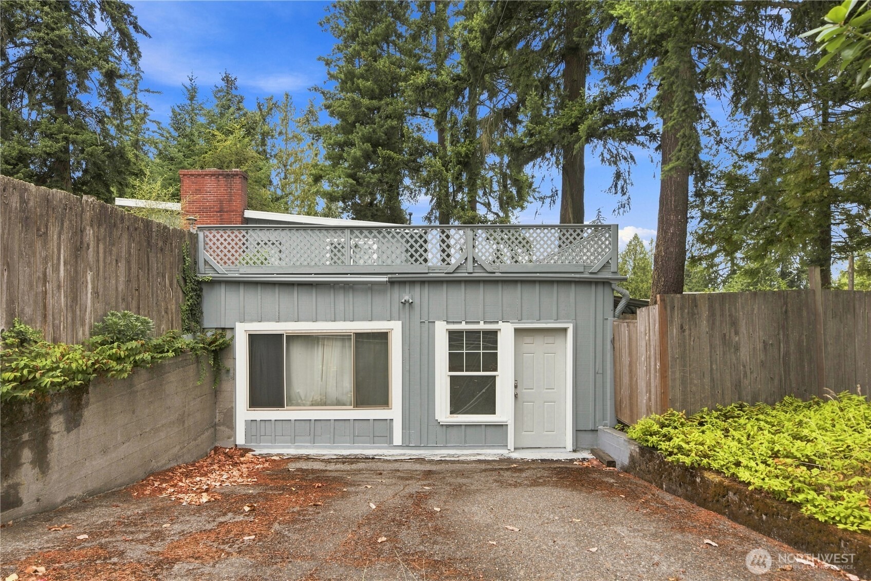 16006 Greenwood Avenue Property Photo 2