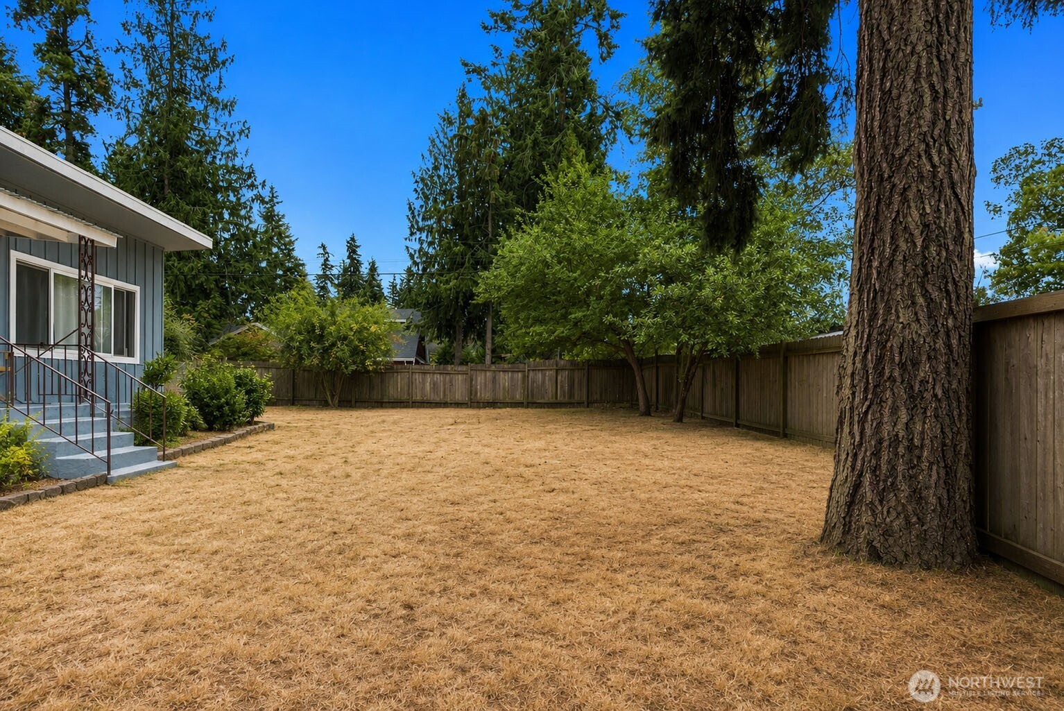 16006 Greenwood Avenue Property Photo 7