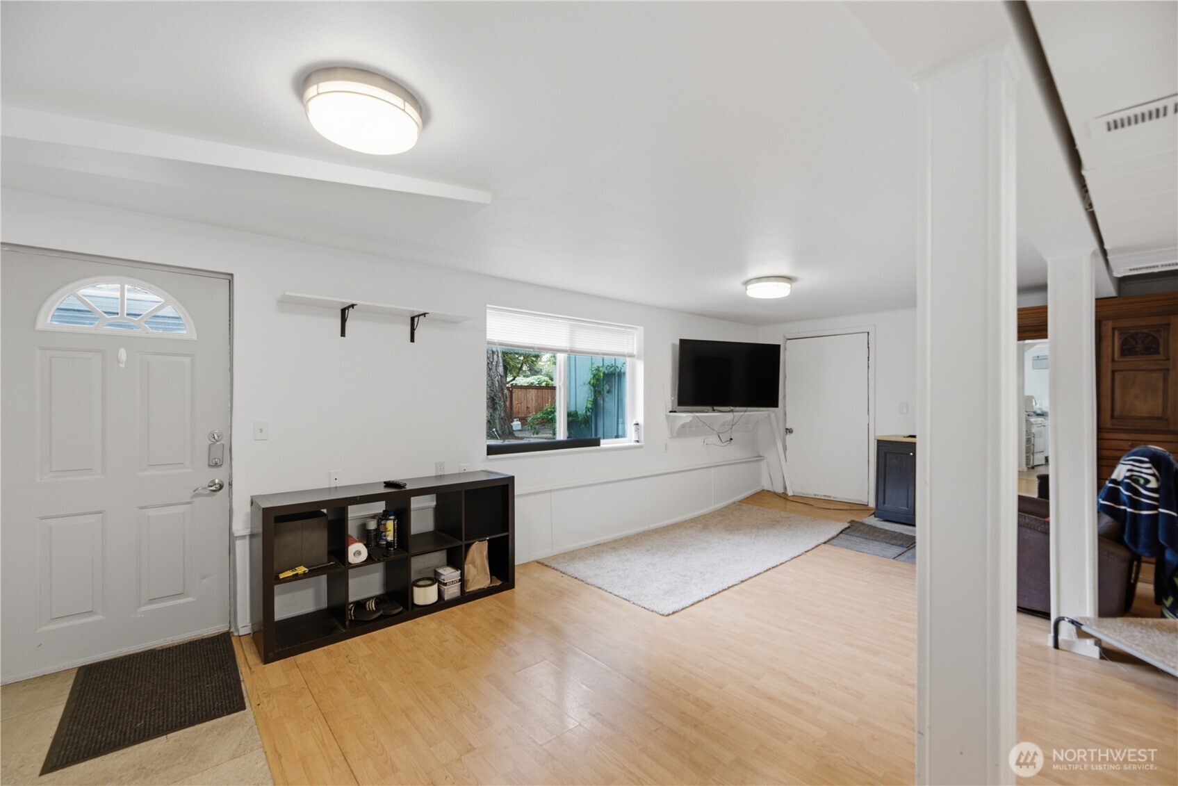 16006 Greenwood Avenue Property Photo 9