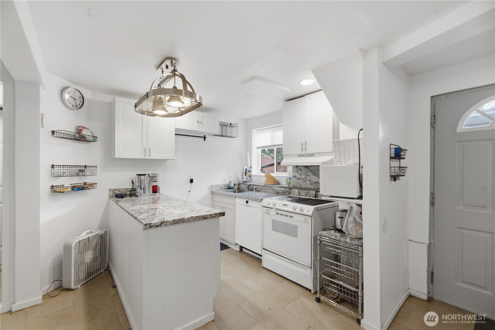 16006 Greenwood Avenue Property Photo 12