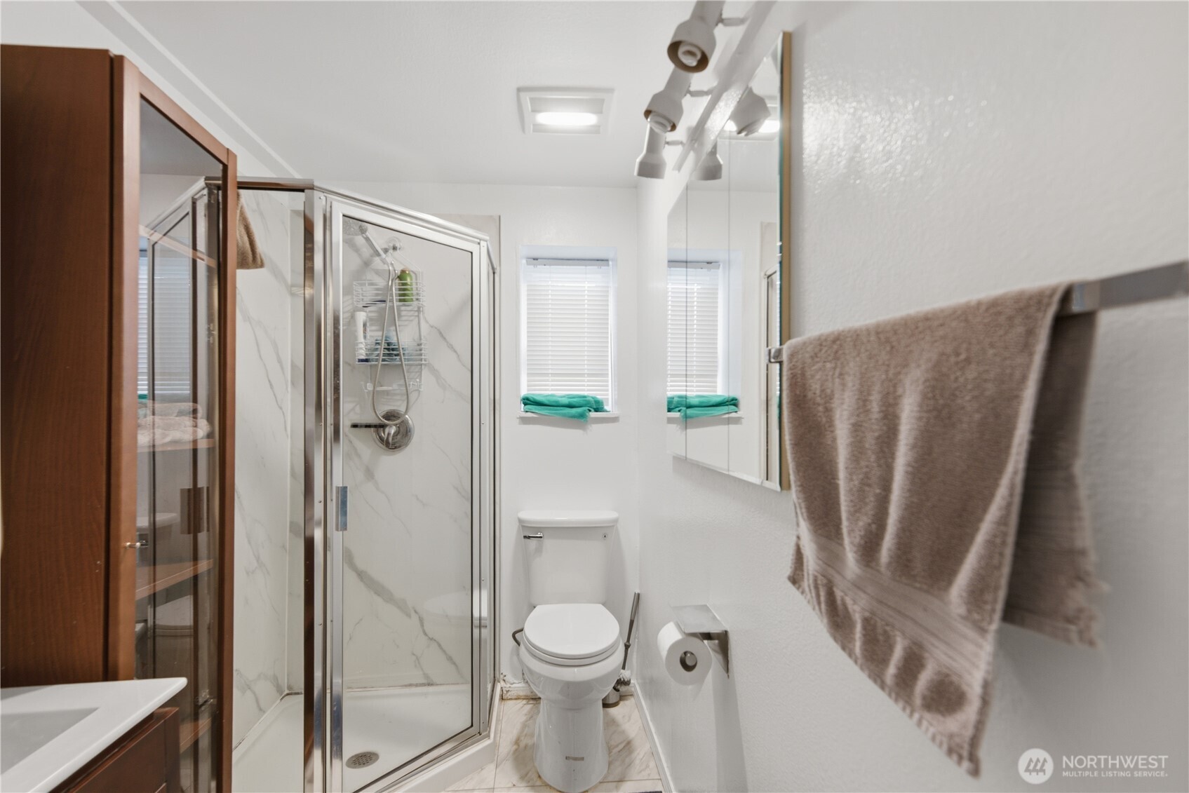 16006 Greenwood Avenue Property Photo 14