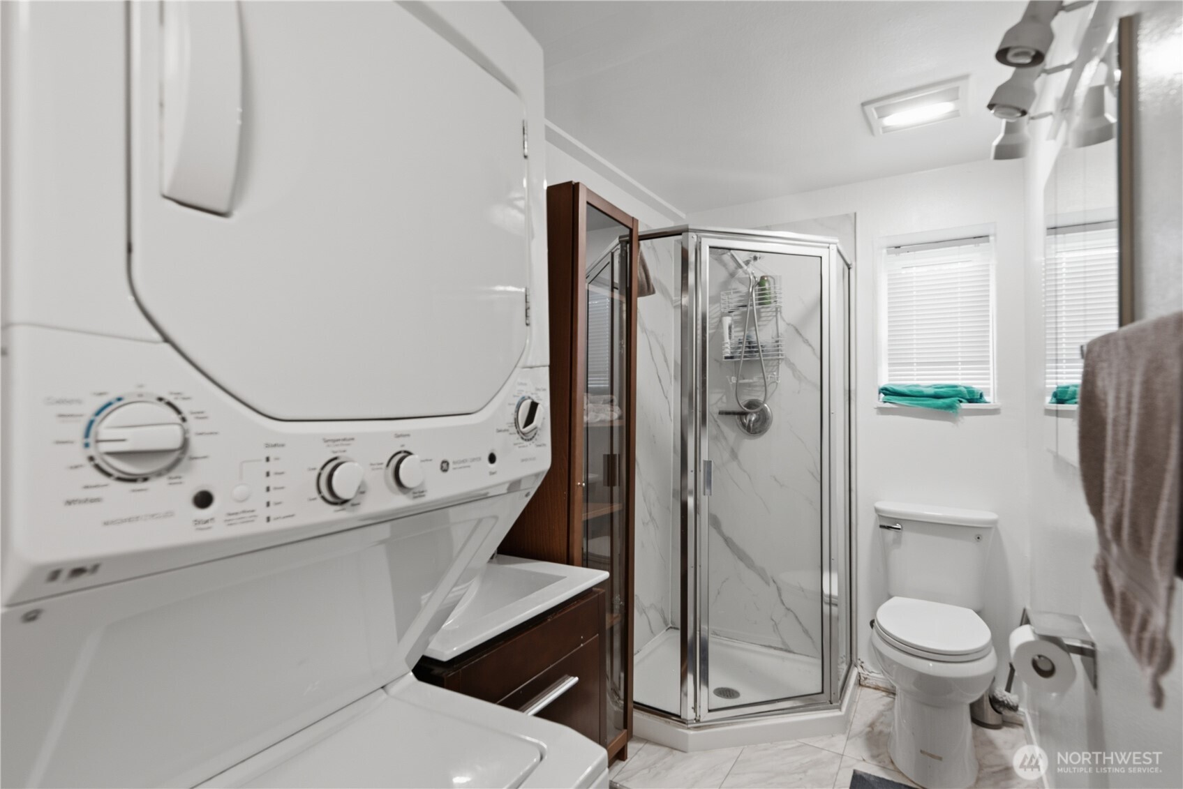 16006 Greenwood Avenue Property Photo 15