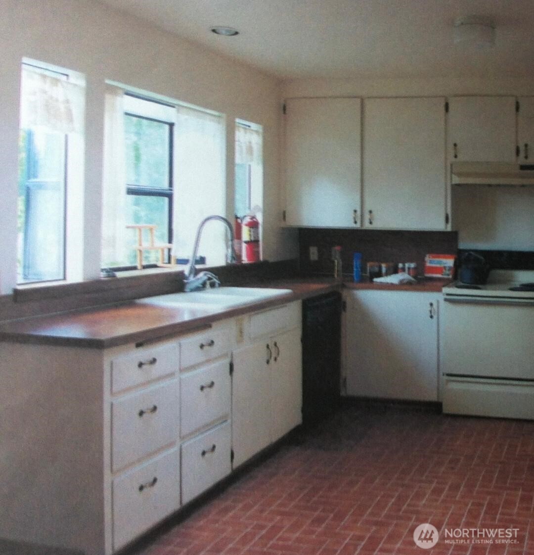 16006 Greenwood Avenue Property Photo 31