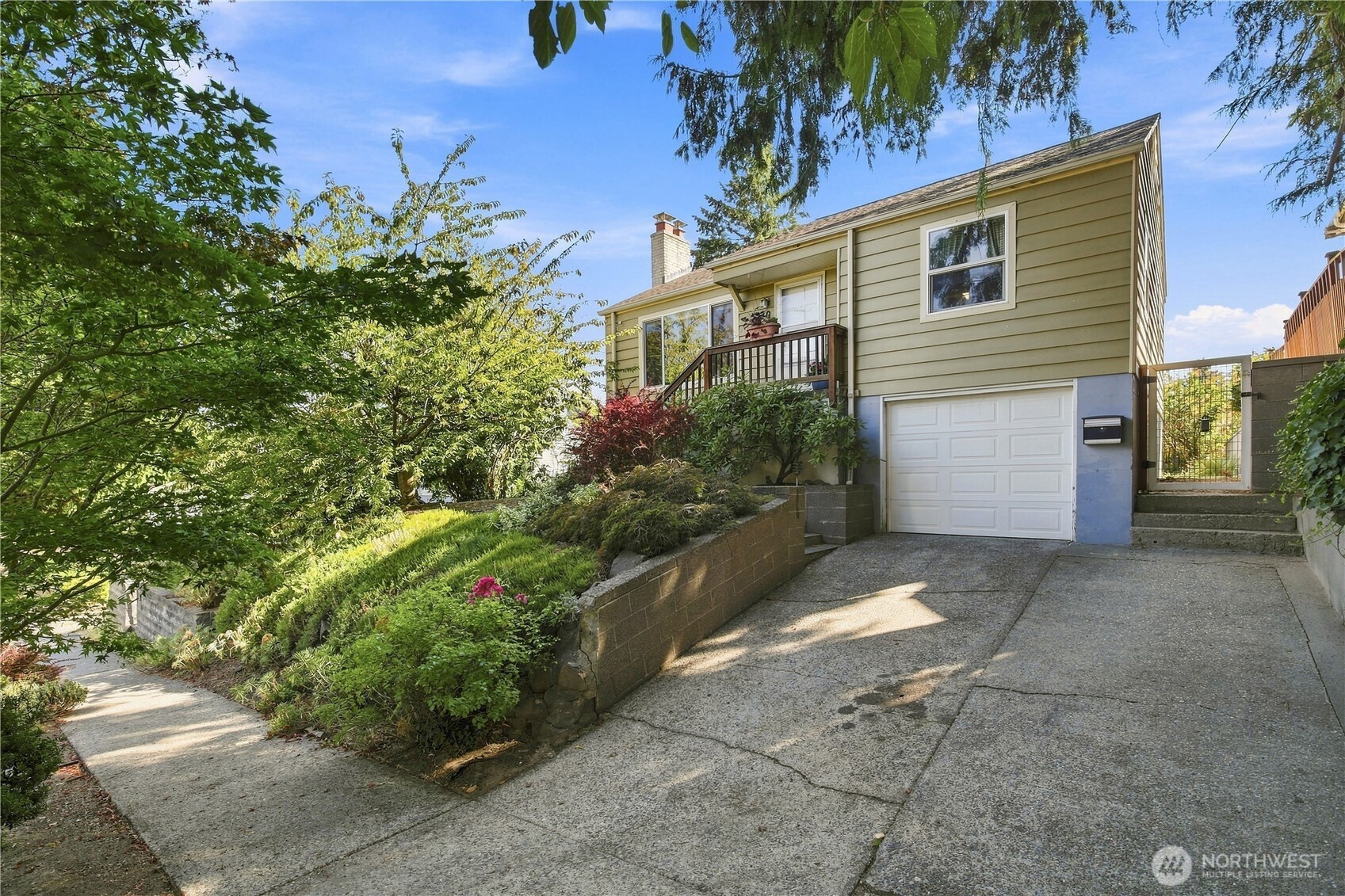 5920 39th Avenue Property Photo 3