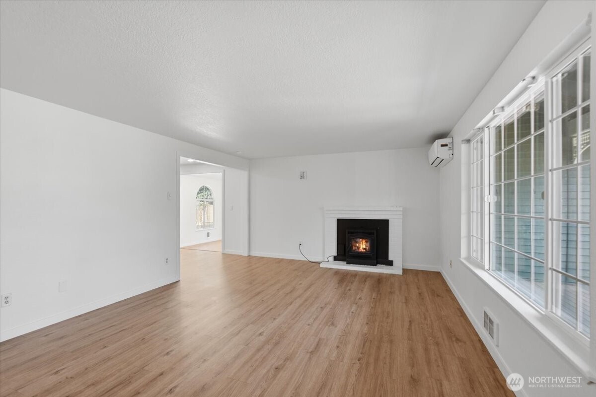 5728 131st Place Property Photo 3