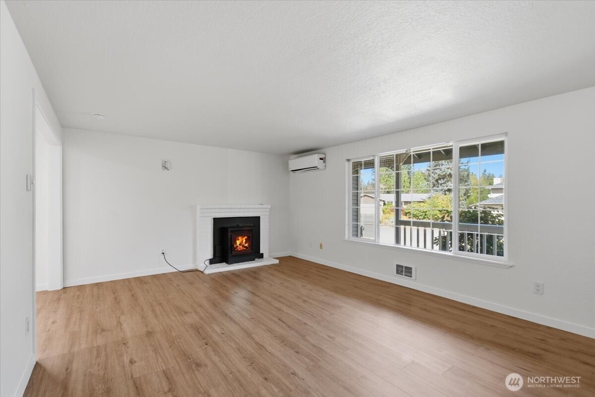 5728 131st Place Property Photo 4