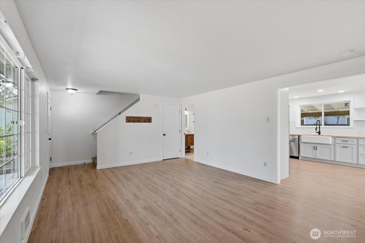 5728 131st Place Property Photo 6