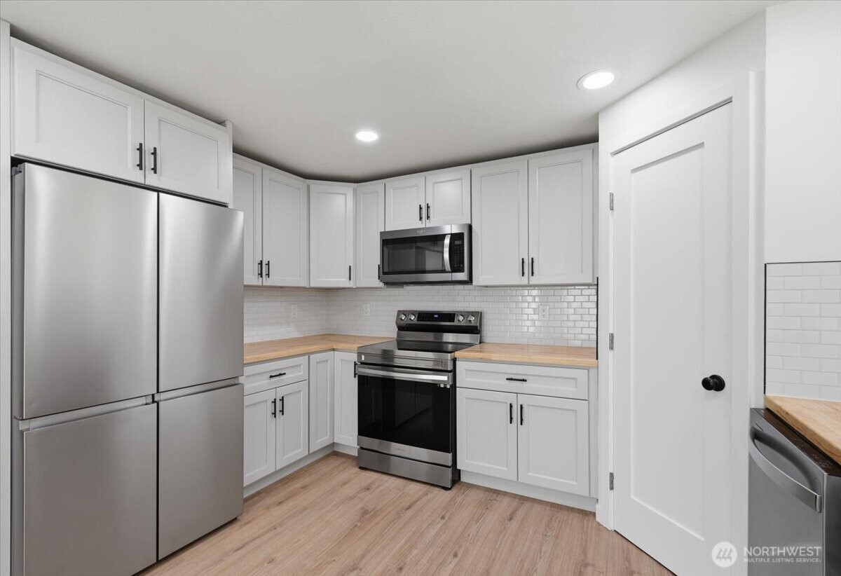 5728 131st Place Property Photo 8