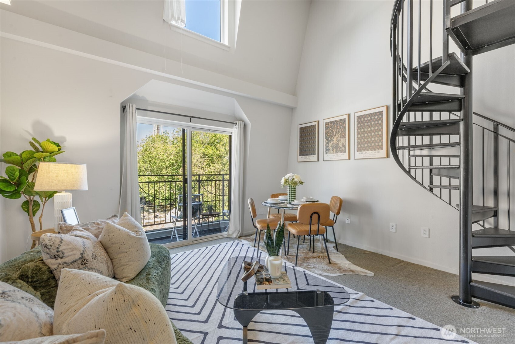 425 Vine Street 706 Property Photo 6