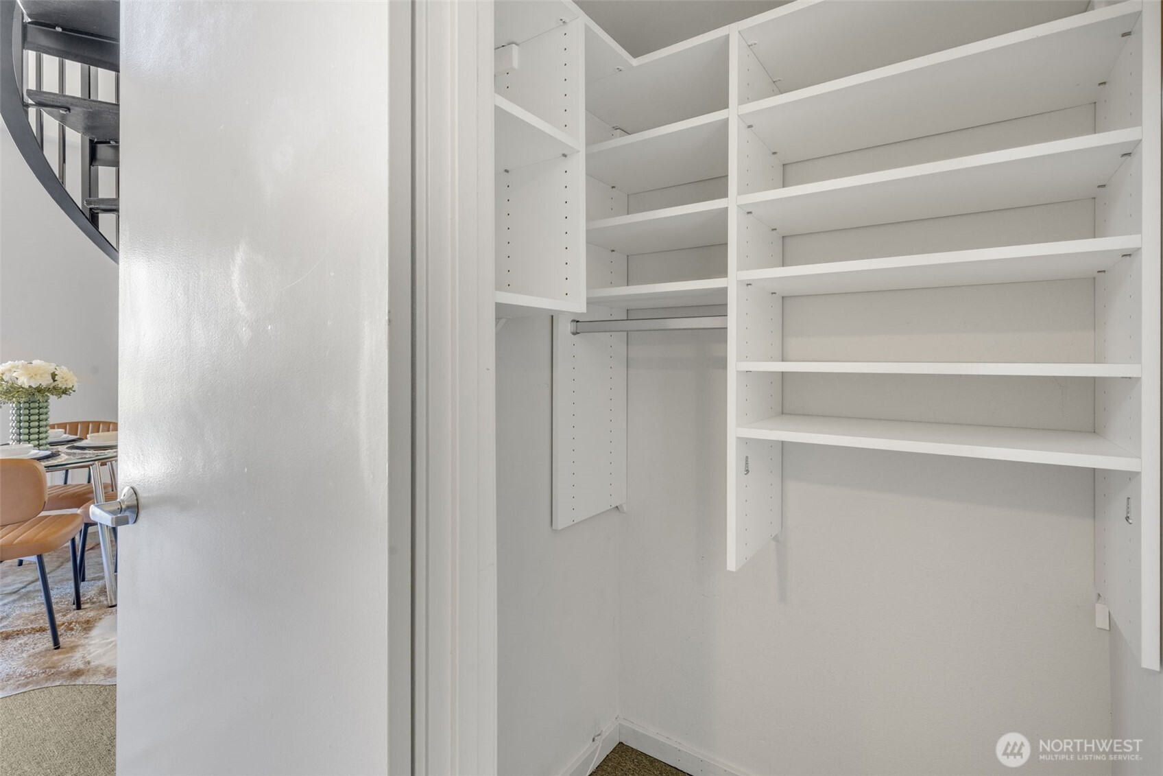 425 Vine Street 706 Property Photo 15