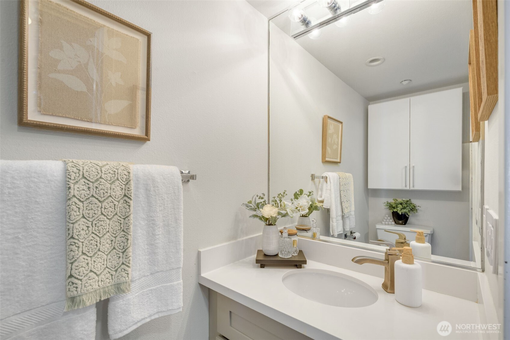 425 Vine Street 706 Property Photo 17
