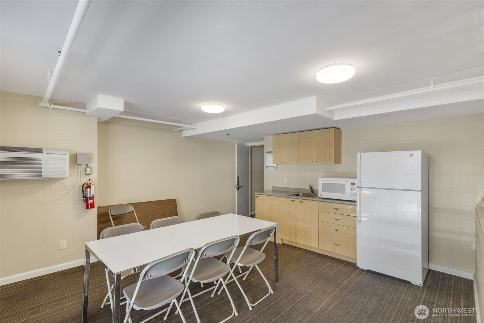 425 Vine Street 706 Property Photo 20