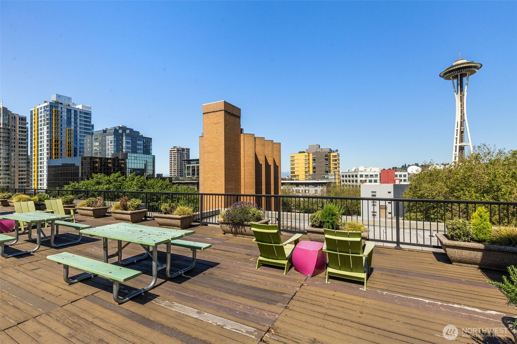 425 Vine Street 706 Property Photo 23