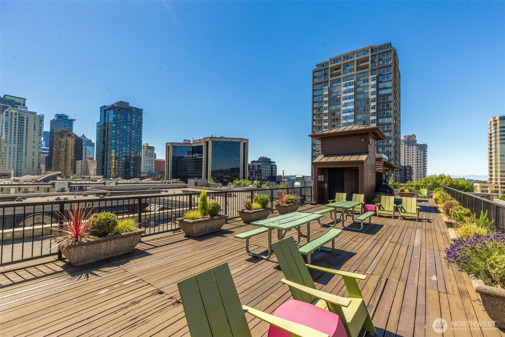 425 Vine Street 706 Property Photo 24