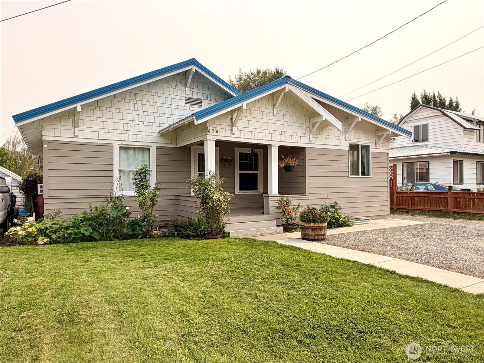 678 4th Avenue Property Photo 2