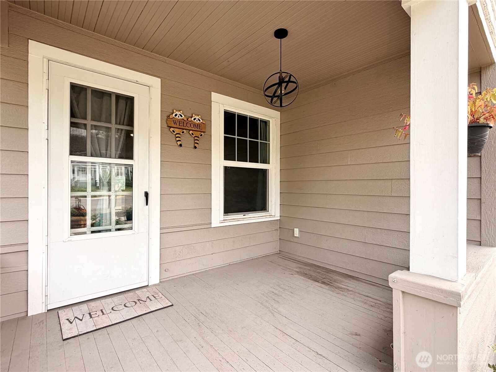 678 4th Avenue Property Photo 4