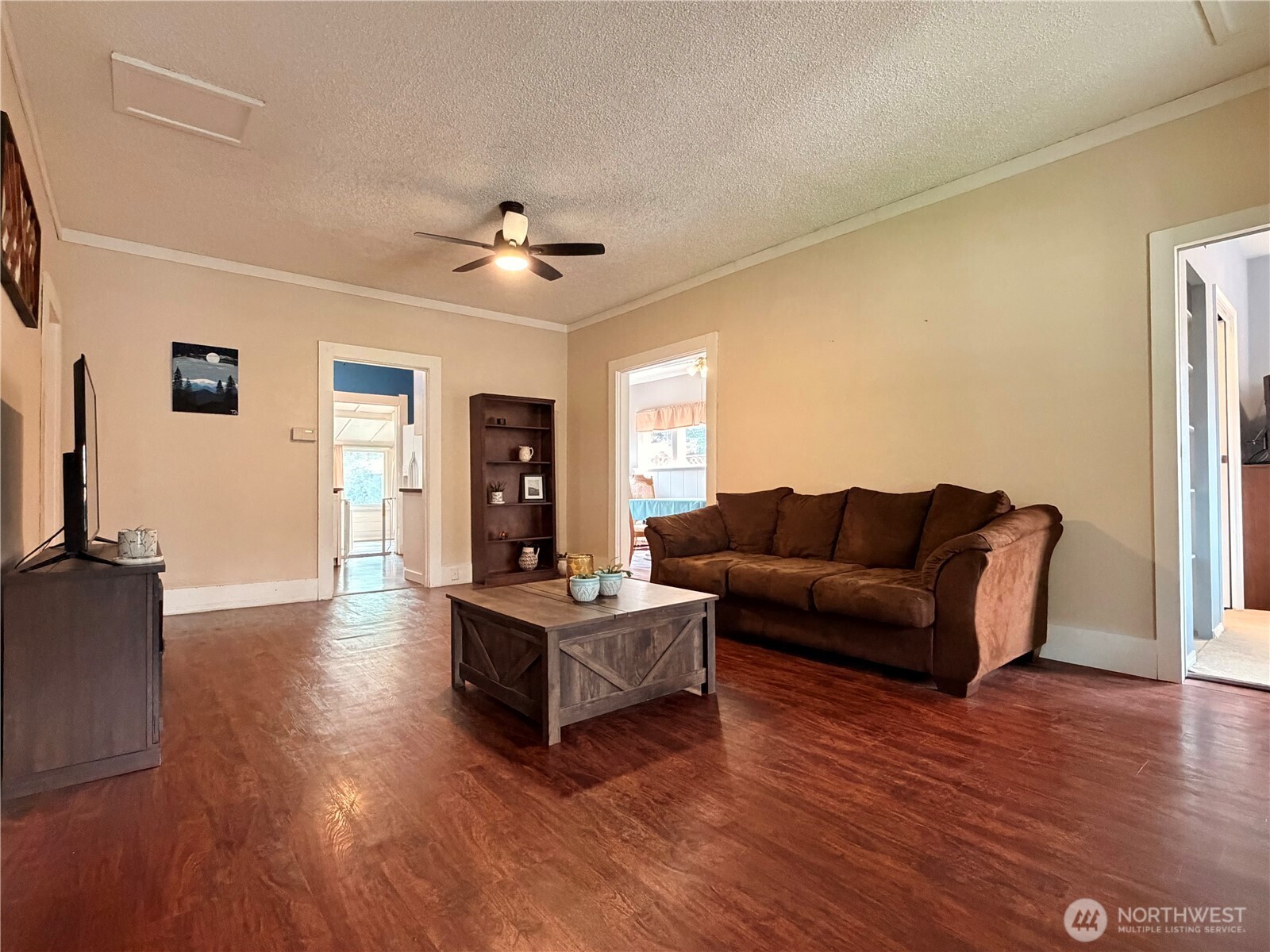 678 4th Avenue Property Photo 5
