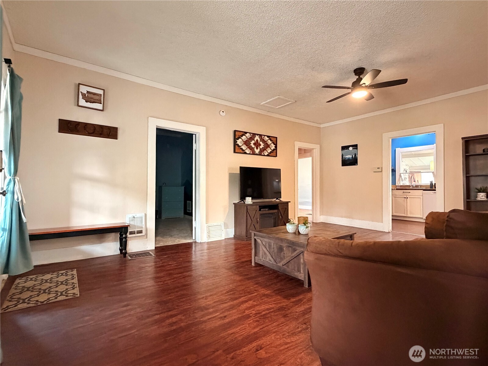 678 4th Avenue Property Photo 7