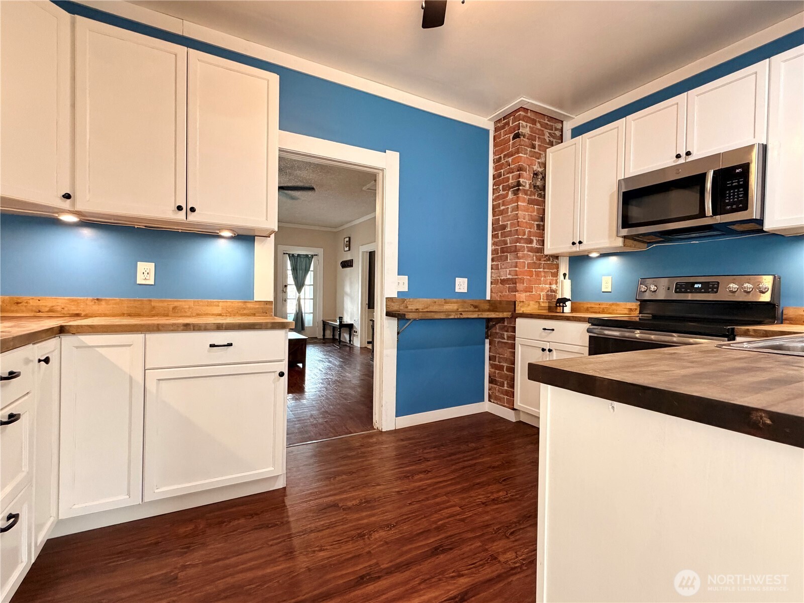 678 4th Avenue Property Photo 11