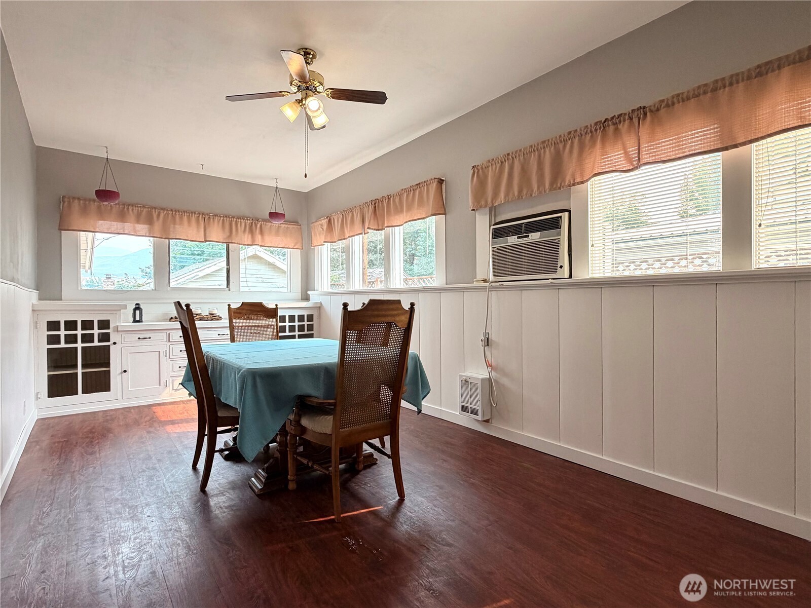 678 4th Avenue Property Photo 15