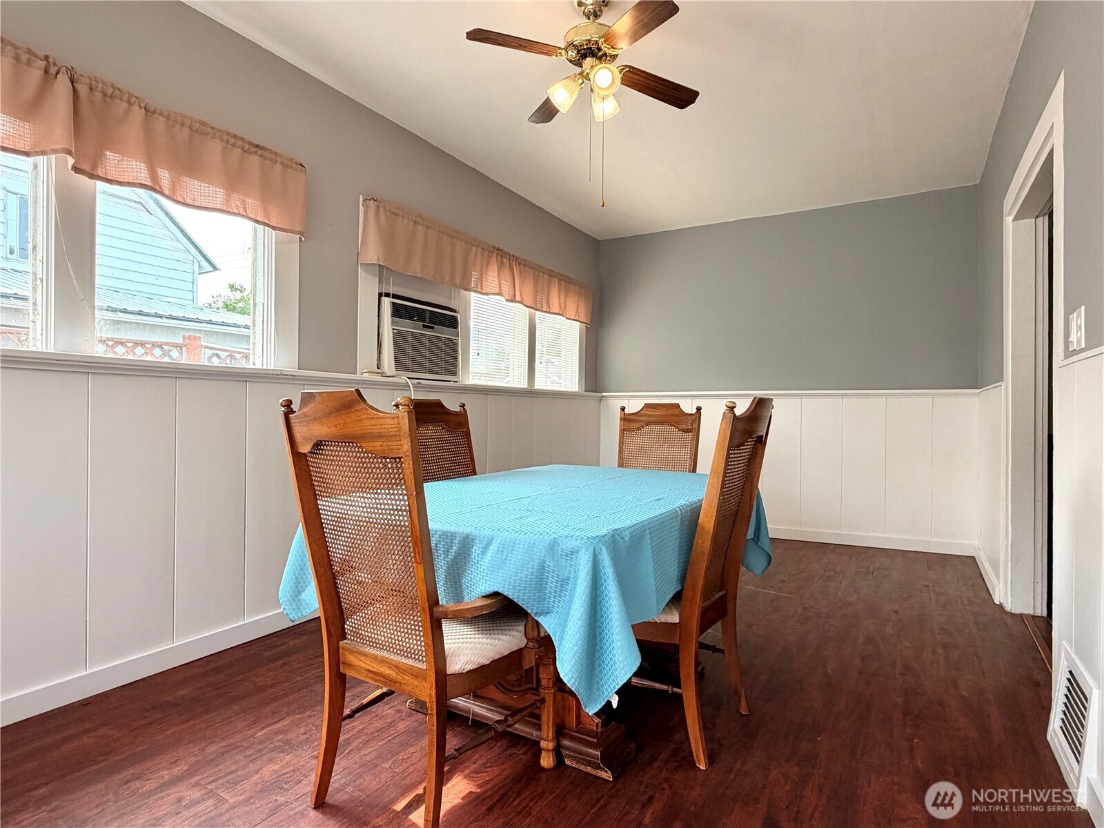 678 4th Avenue Property Photo 16