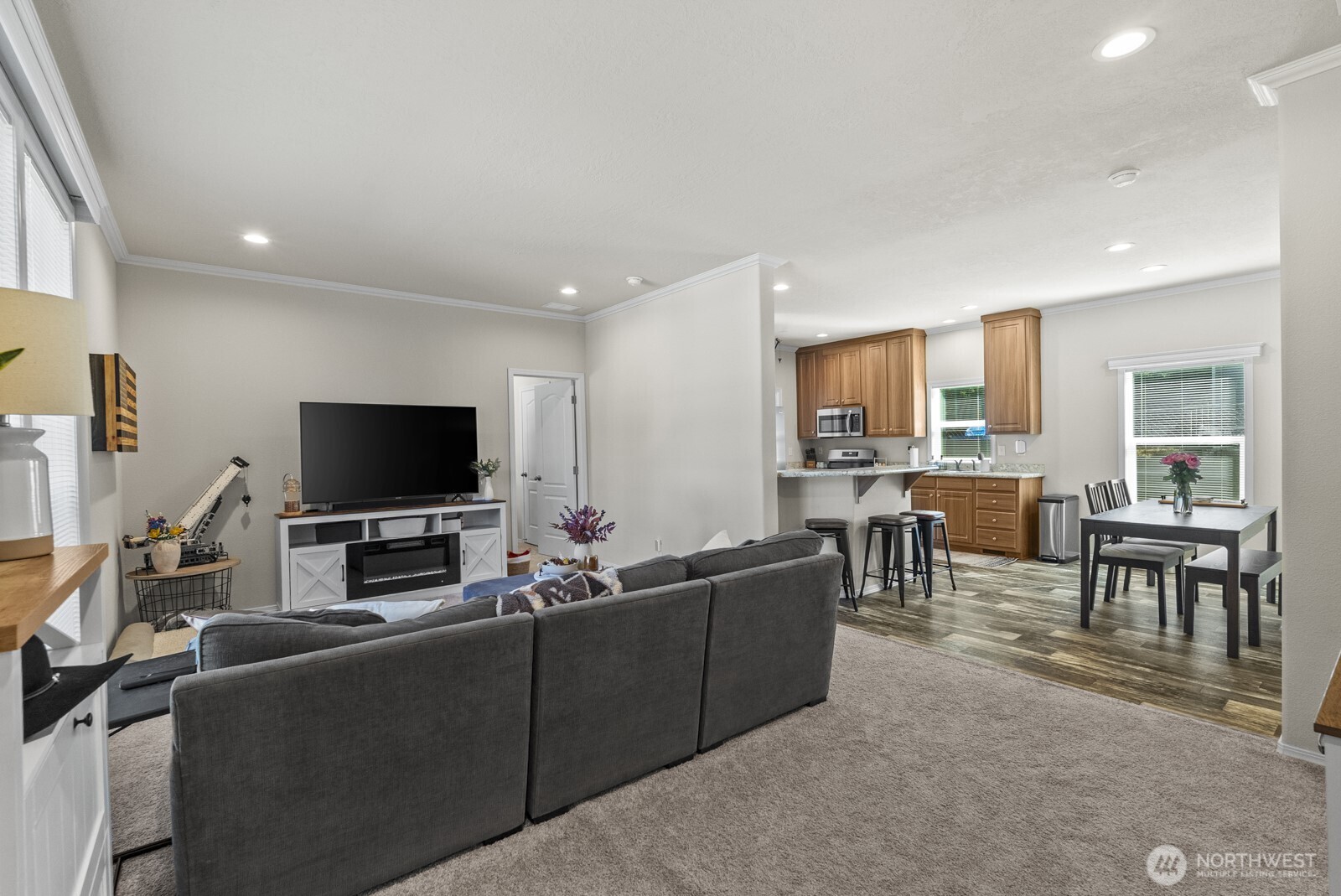 12813 Ridge Cir E Property Photo 4