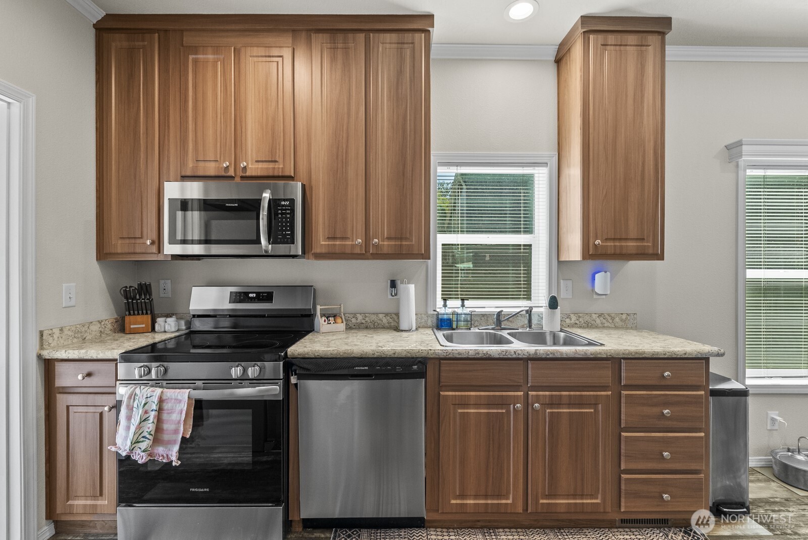 12813 Ridge Cir E Property Photo 12