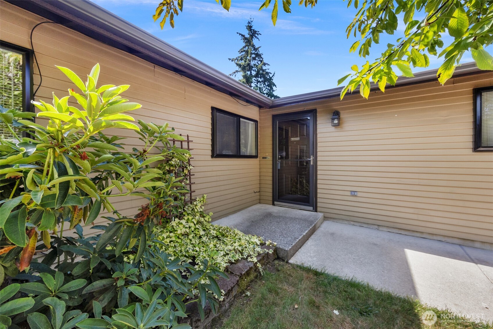 5628 95th Street Property Photo 1