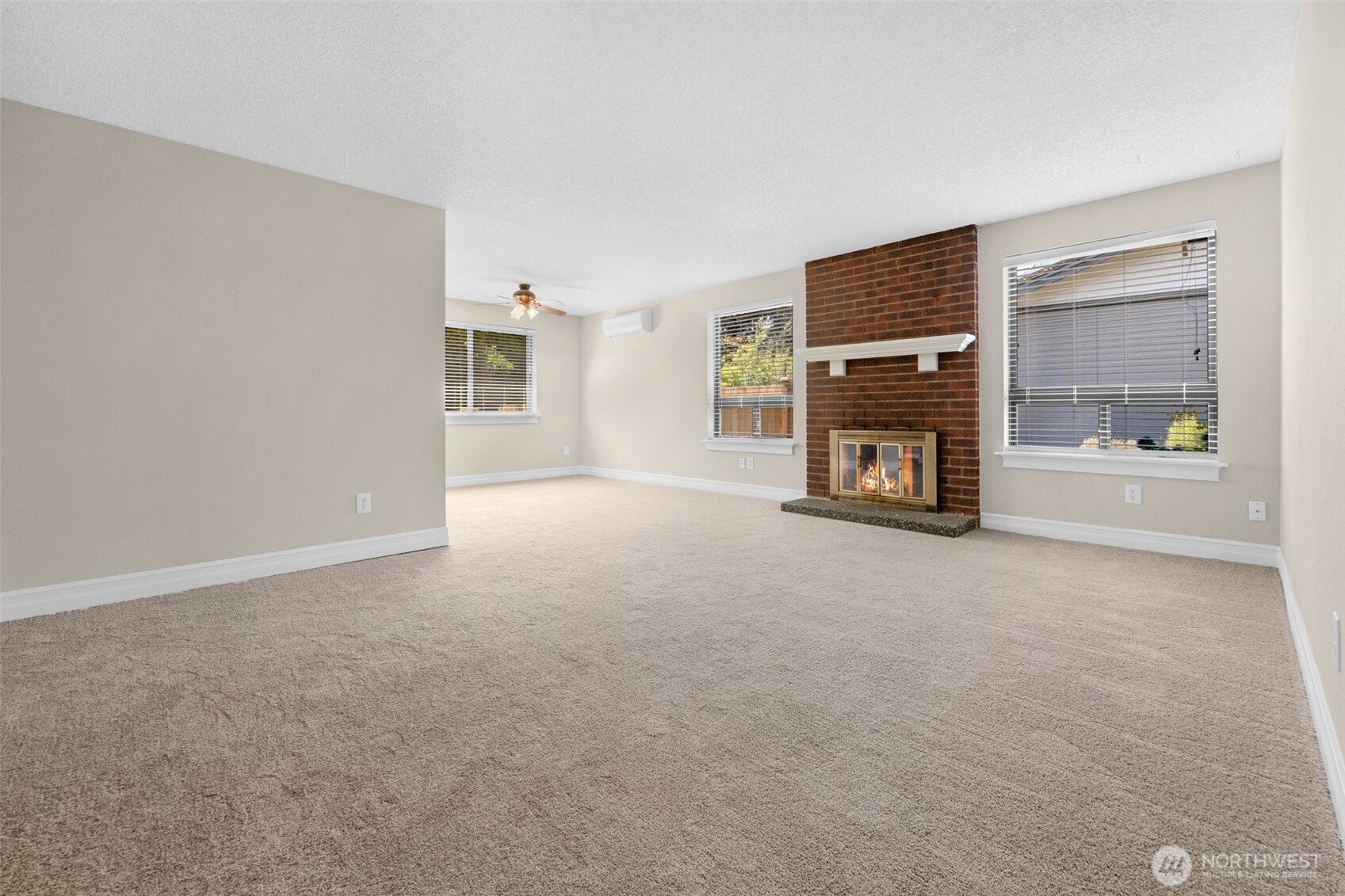 5628 95th Street Property Photo 2