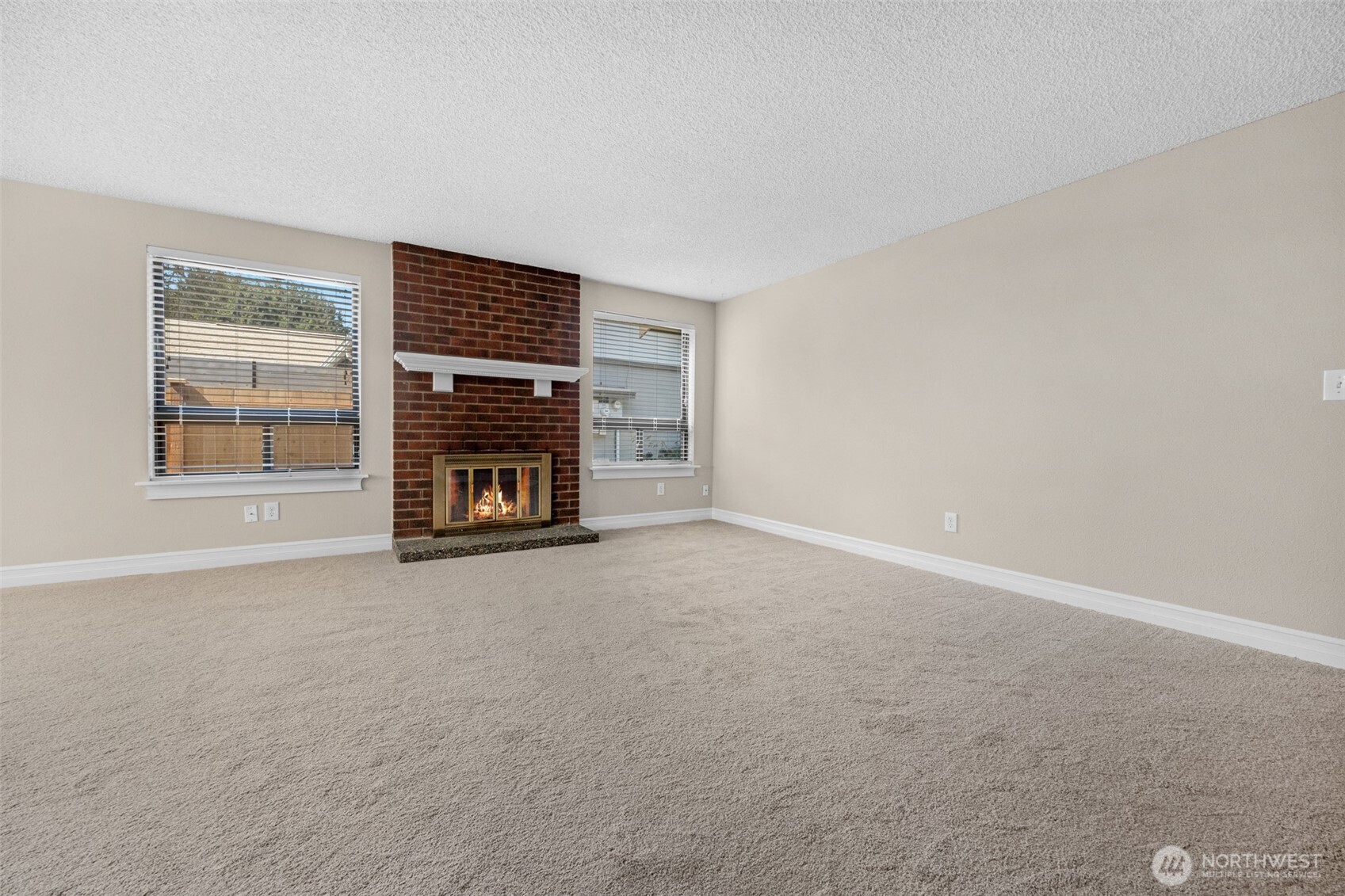 5628 95th Street Property Photo 3