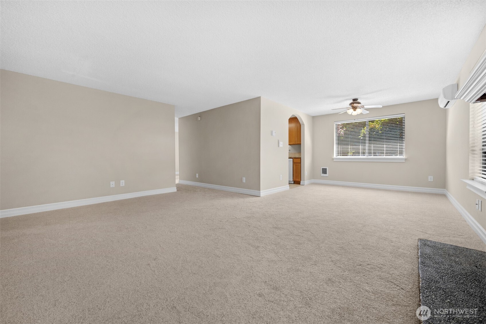 5628 95th Street Property Photo 4