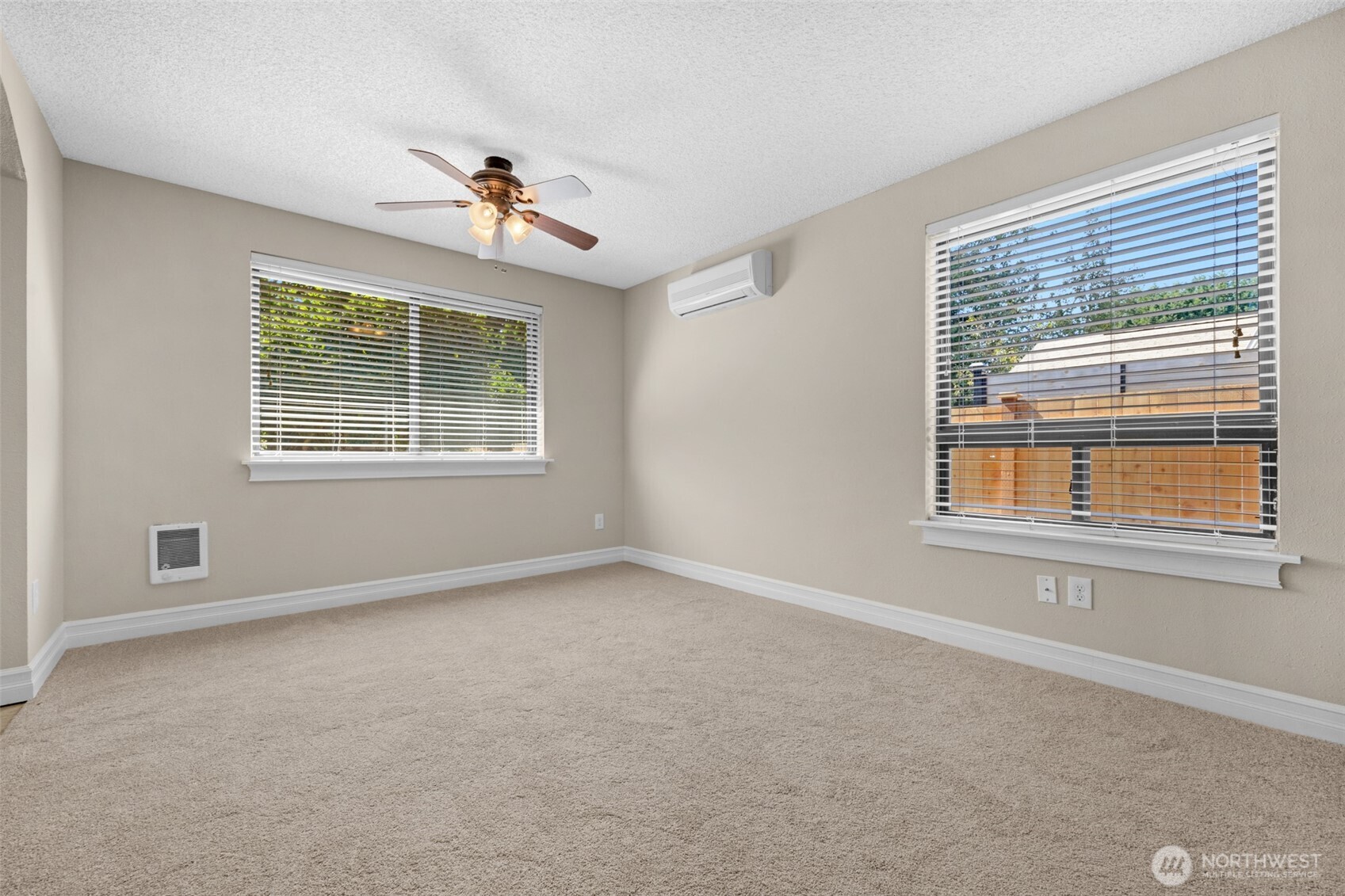 5628 95th Street Property Photo 6
